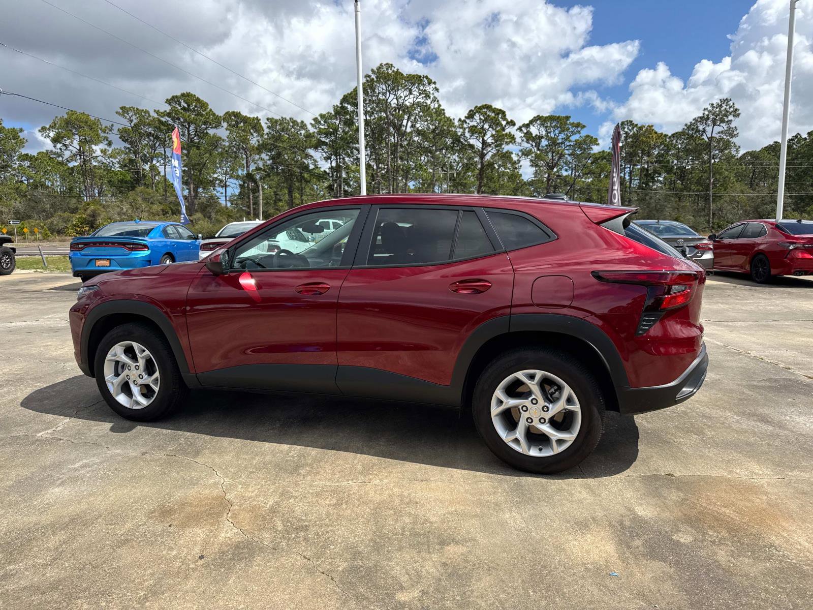 Used 2024 Chevrolet Trax LS w/ LS Convenience Package image 5