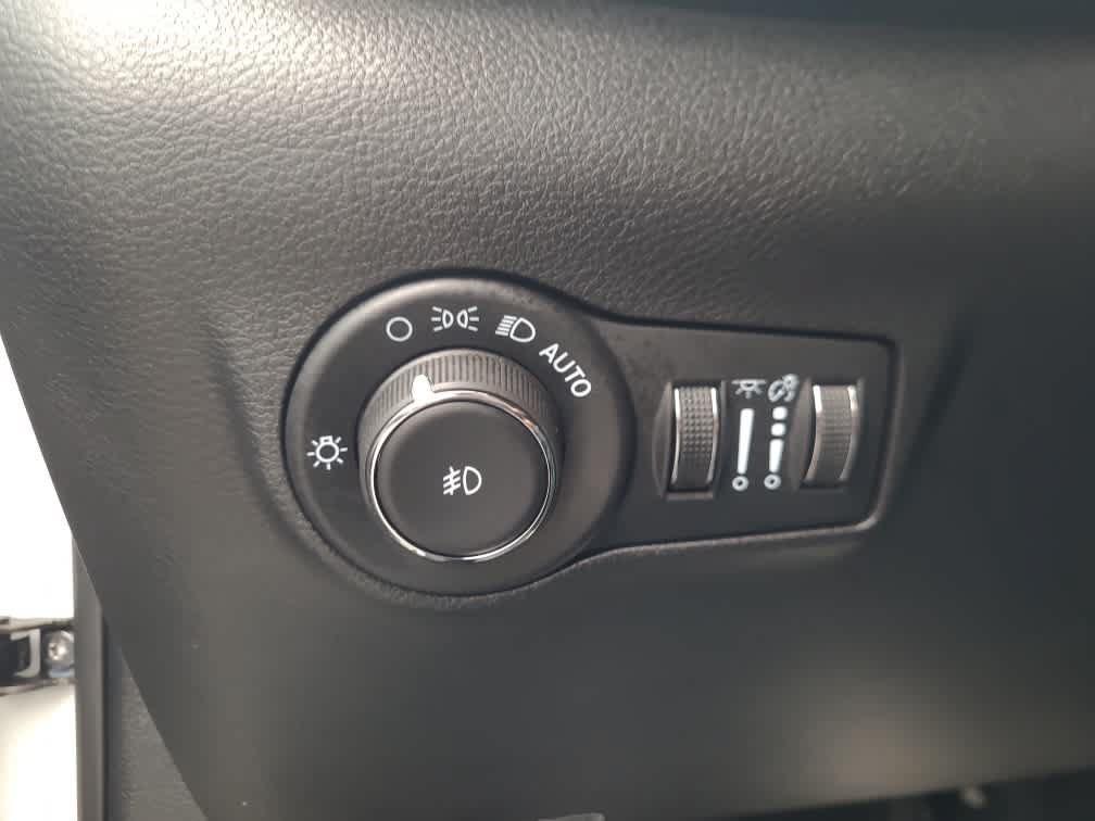 Used 2026 Jeep Compass Limited AWD/4WD image 24