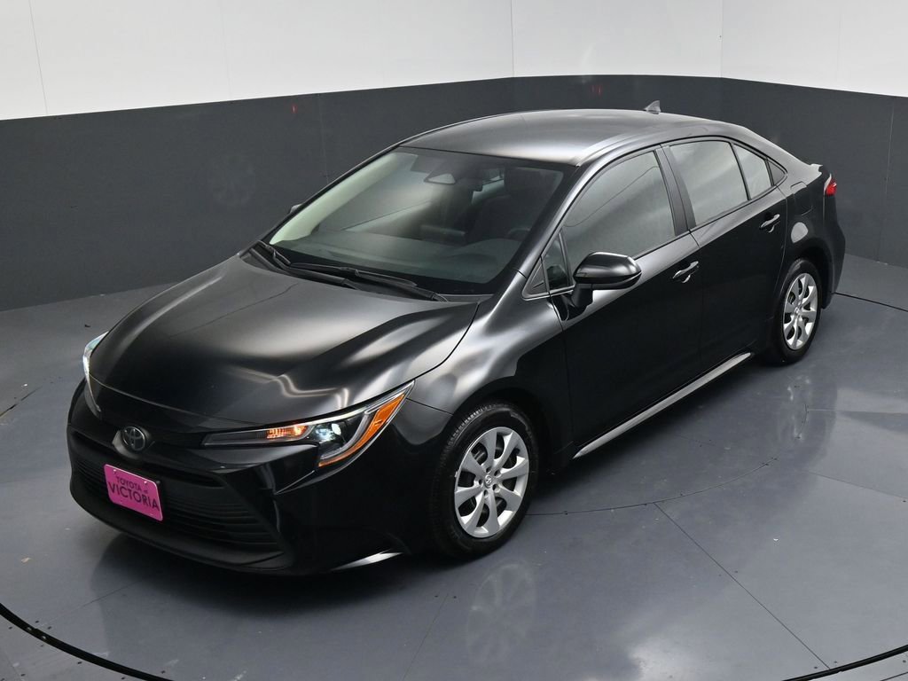 Used 2025 Toyota Corolla LE image 15