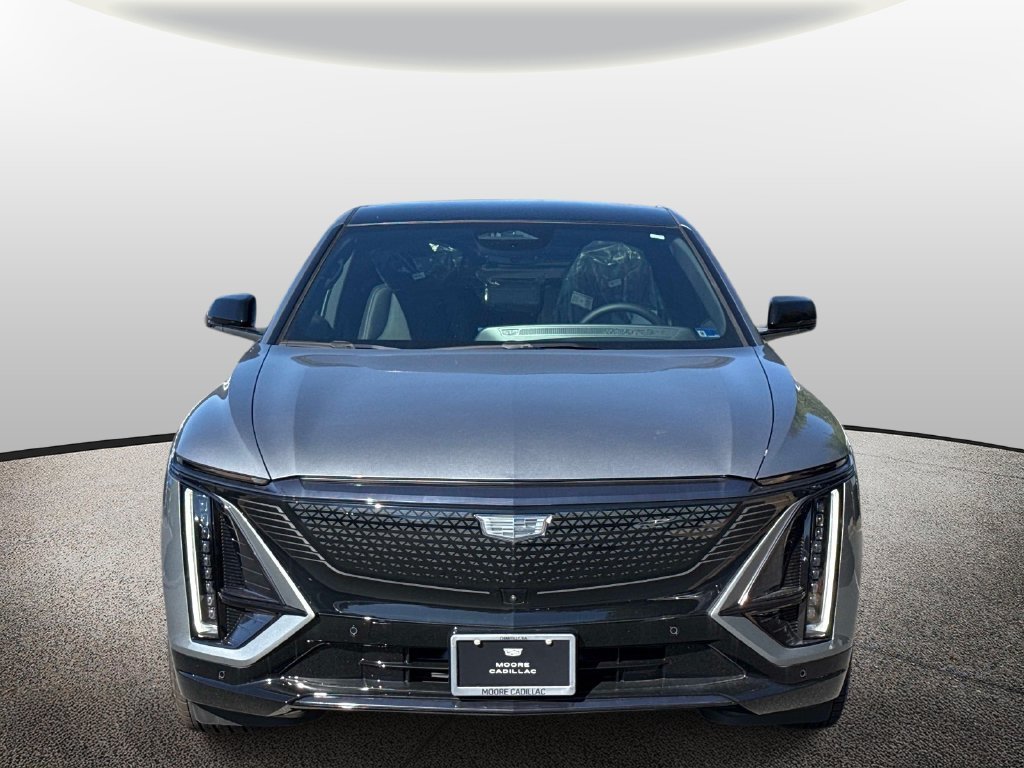 New 2027 Cadillac Lyriq Sport w/ LPO, Floor Liner Package AWD/4WD image 6