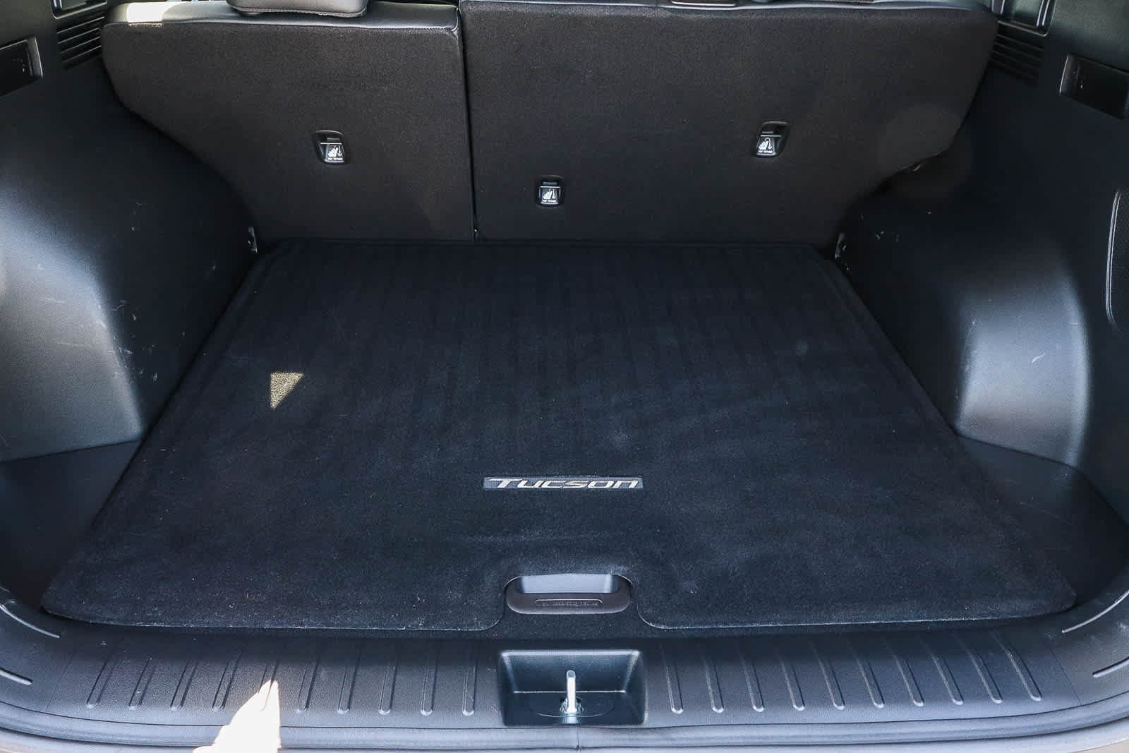 Used 2022 Hyundai Tucson Limited w/ Cargo Package AWD/4WD image 16