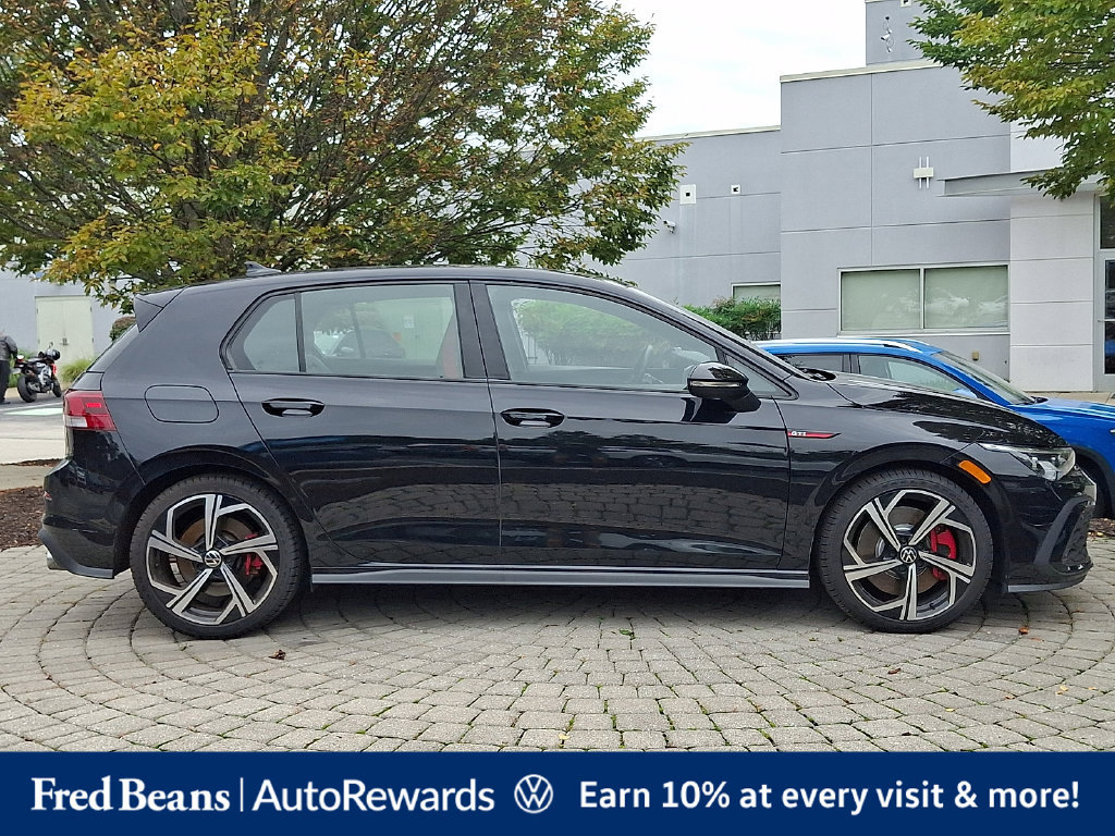 Used 2024 Volkswagen GTI SE FWD image 9