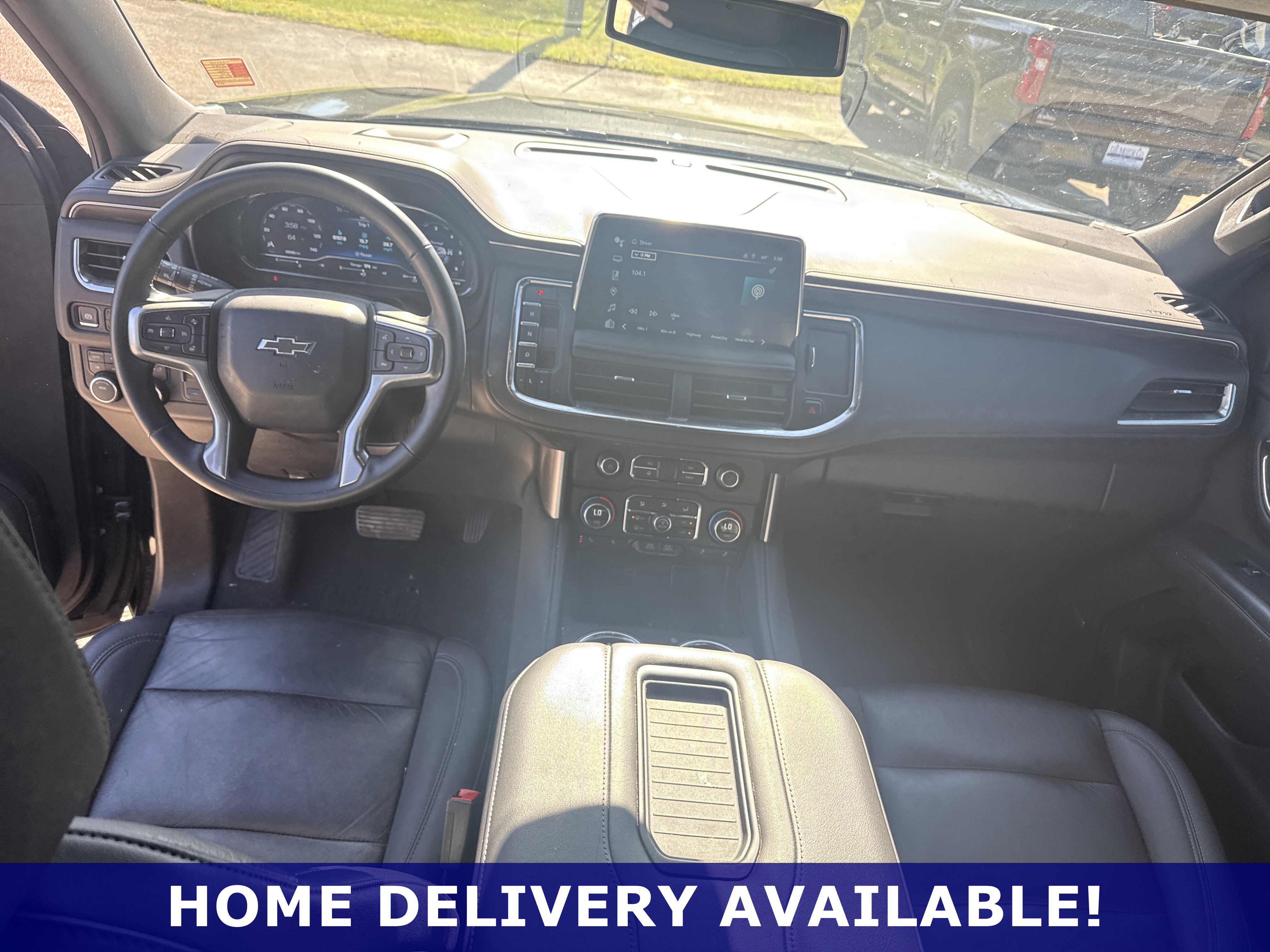 Used 2024 Chevrolet Tahoe Z71 w/ Luxury Package AWD/4WD image 5