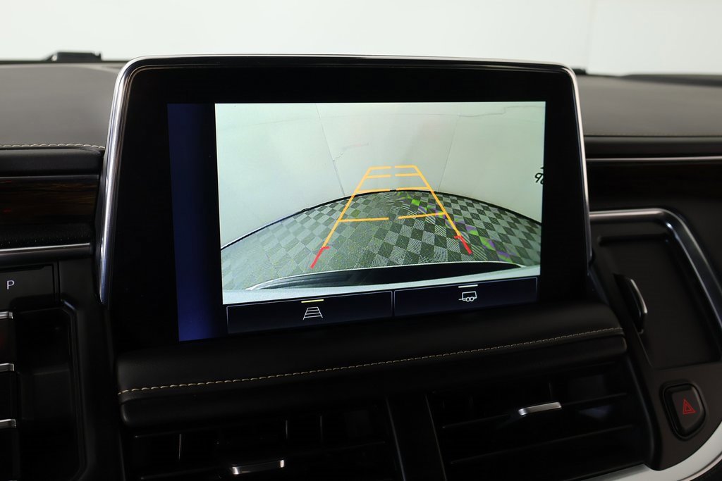 Used 2023 Chevrolet Suburban Premier image 6