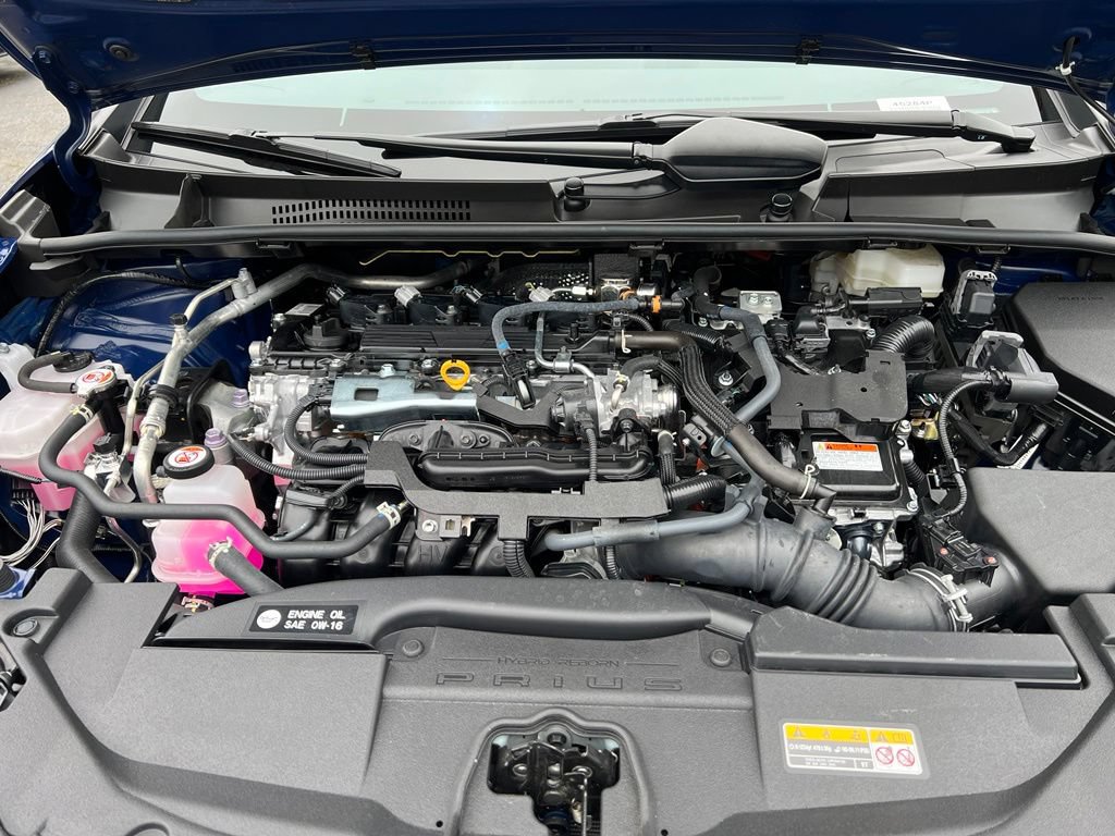 Certified 2025 Toyota Prius XLE FWD image 42