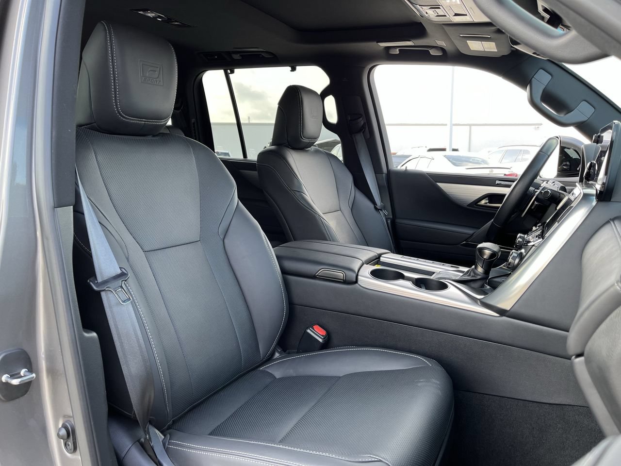 Used 2023 Lexus LX 600 F Sport w/ Accessory Package (Z1) AWD/4WD image 26
