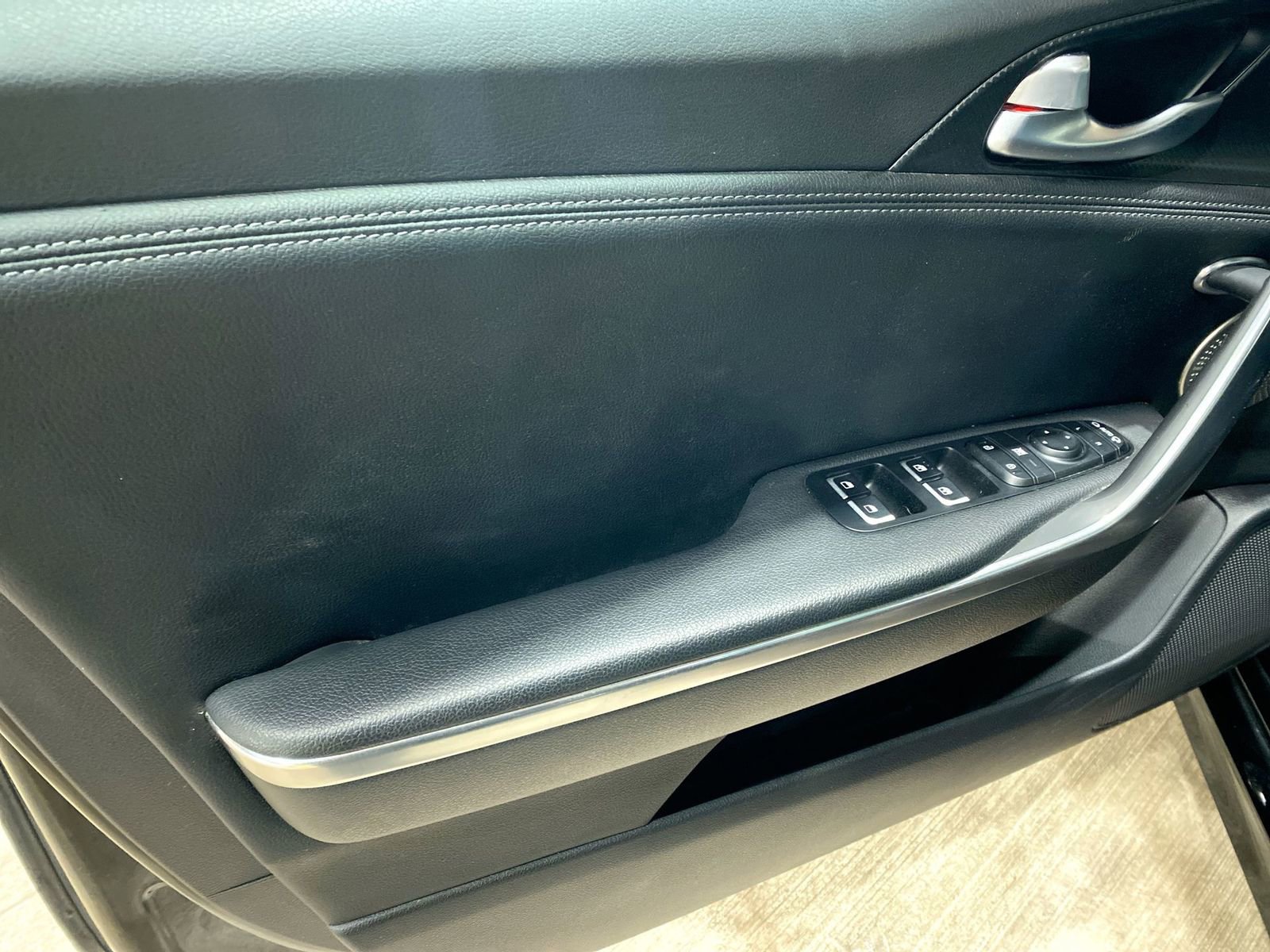 Used 2023 Kia Stinger GT-Line w/ Sun & Sound Package image 21