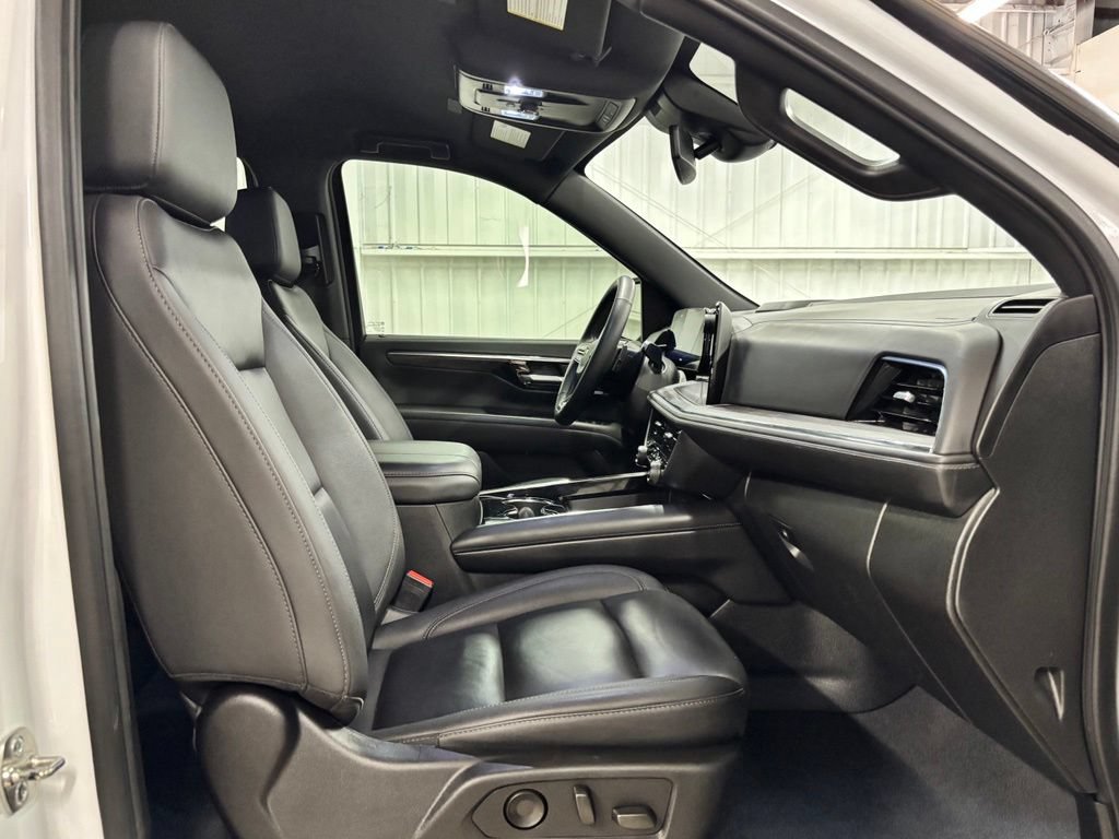 Used 2025 Chevrolet Tahoe LT w/ Comfort Package RWD image 22
