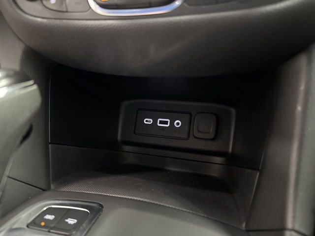 Used 2020 Chevrolet Equinox LT w/ Sport Edition AWD/4WD image 36