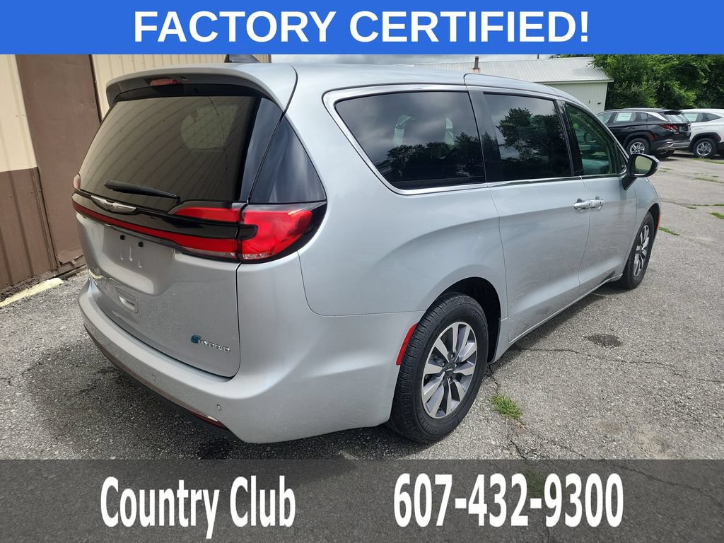 Used 2023 Chrysler Pacifica Touring-L FWD image 8