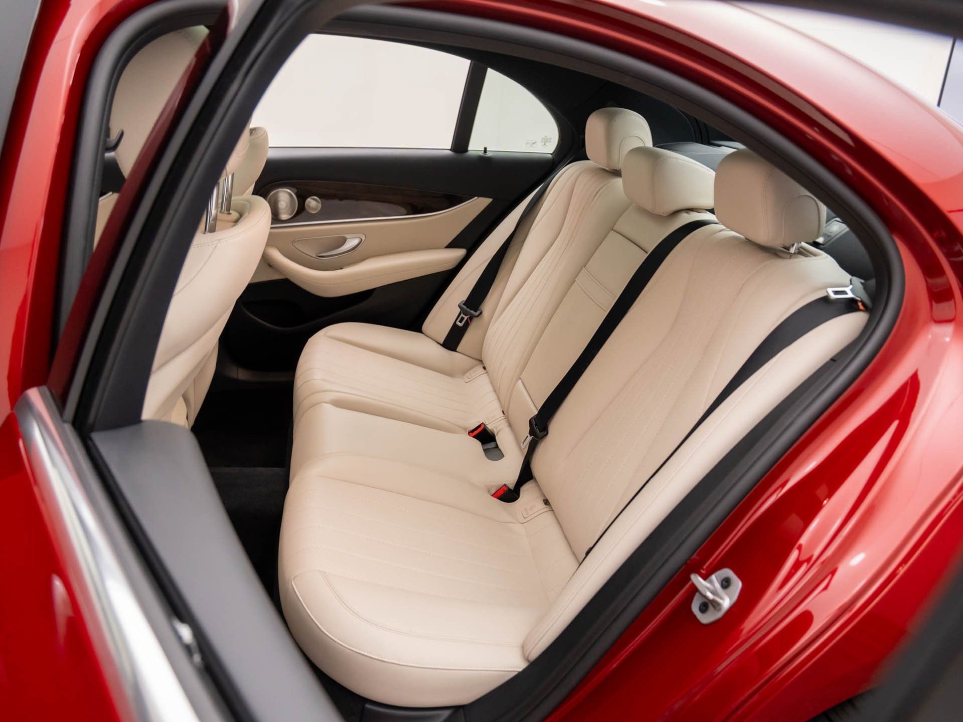 Used 2023 Mercedes-Benz E 350 4MATIC Sedan image 17