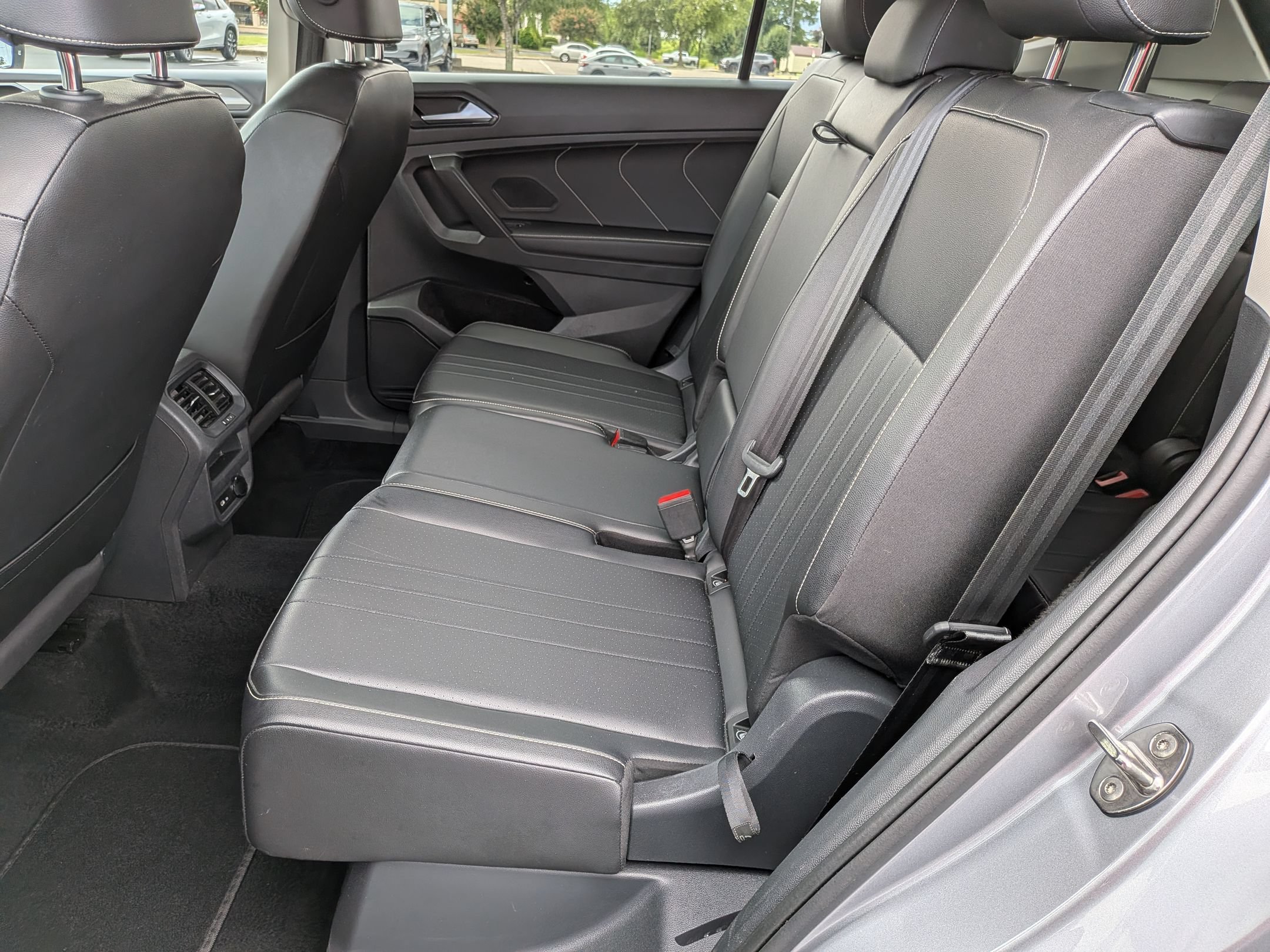 Used 2024 Volkswagen Tiguan SE FWD image 28