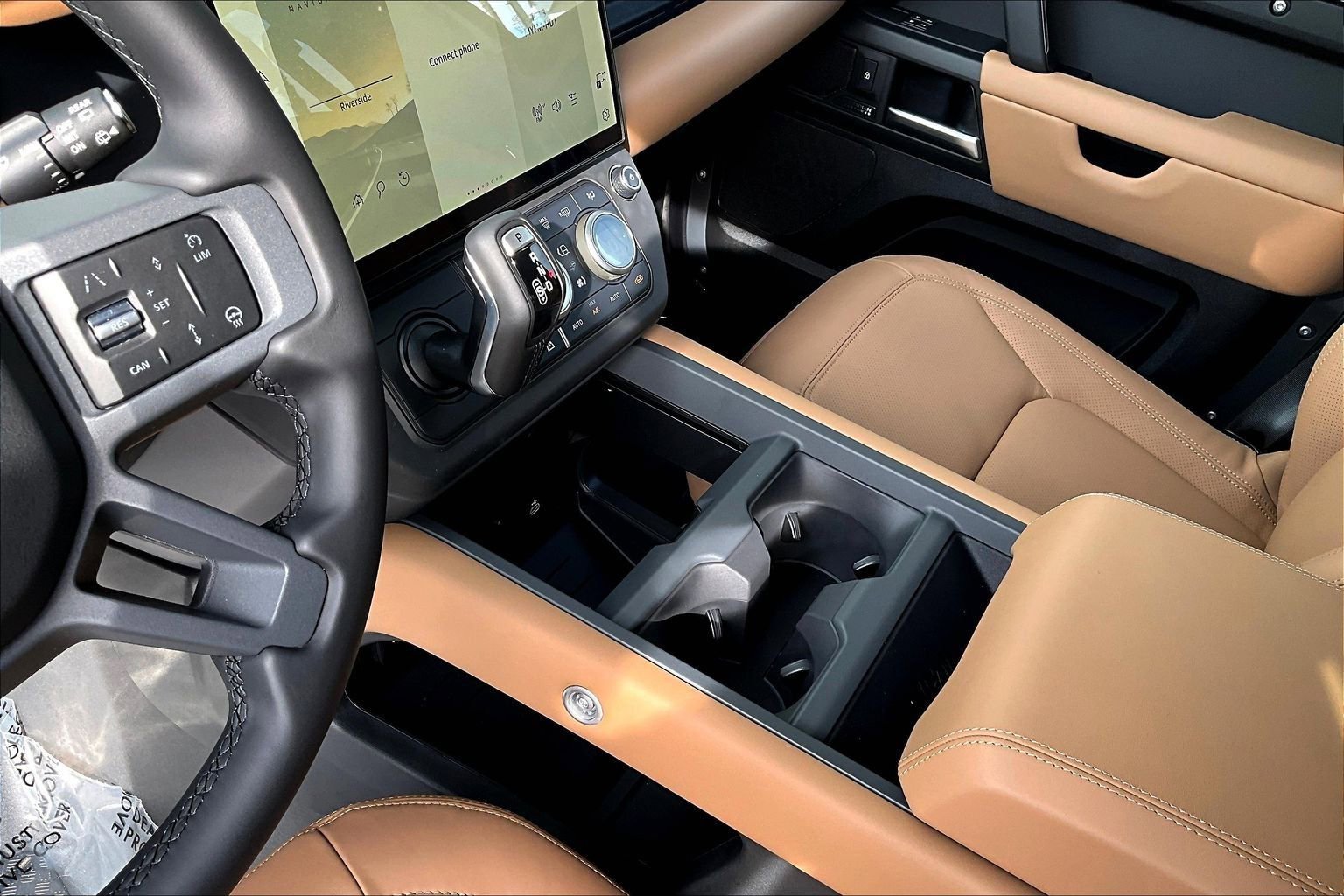 New 2026 Land Rover Defender 110 X-Dynamic SE AWD/4WD image 8