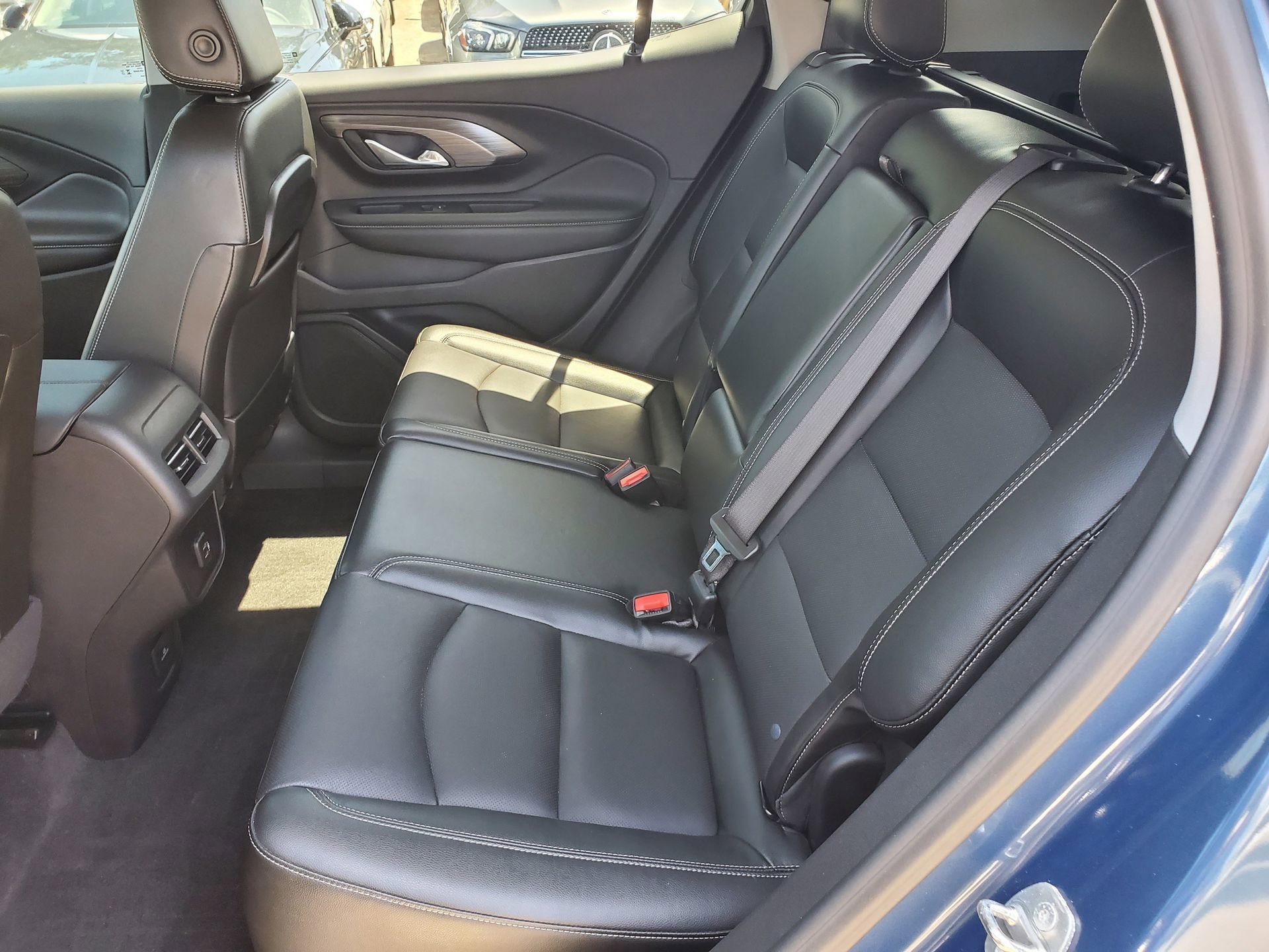 Used 2024 GMC Terrain SLT w/ LPO, Floor Liner Package AWD/4WD image 13