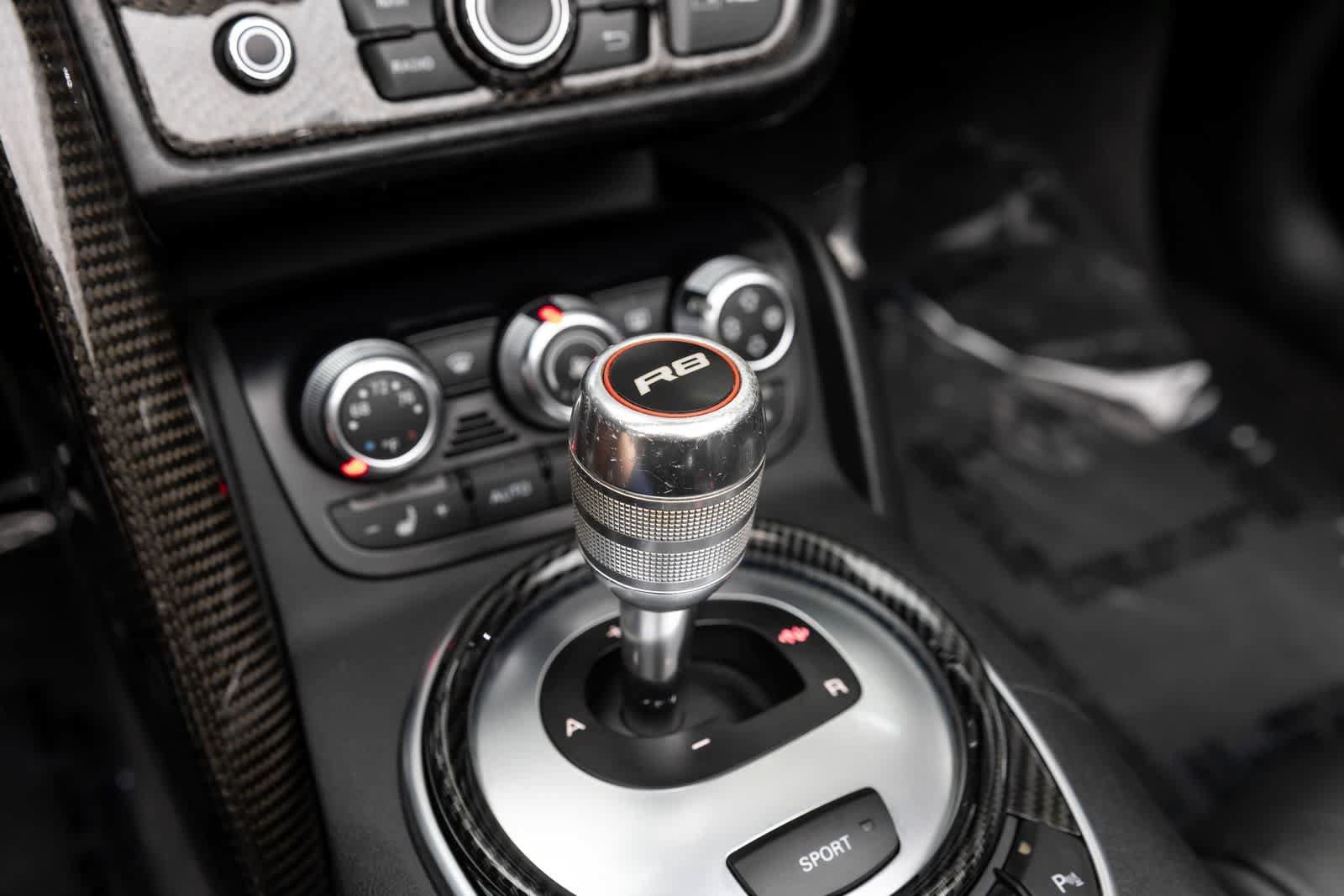Used 2011 Audi R8 V10 AWD/4WD image 34