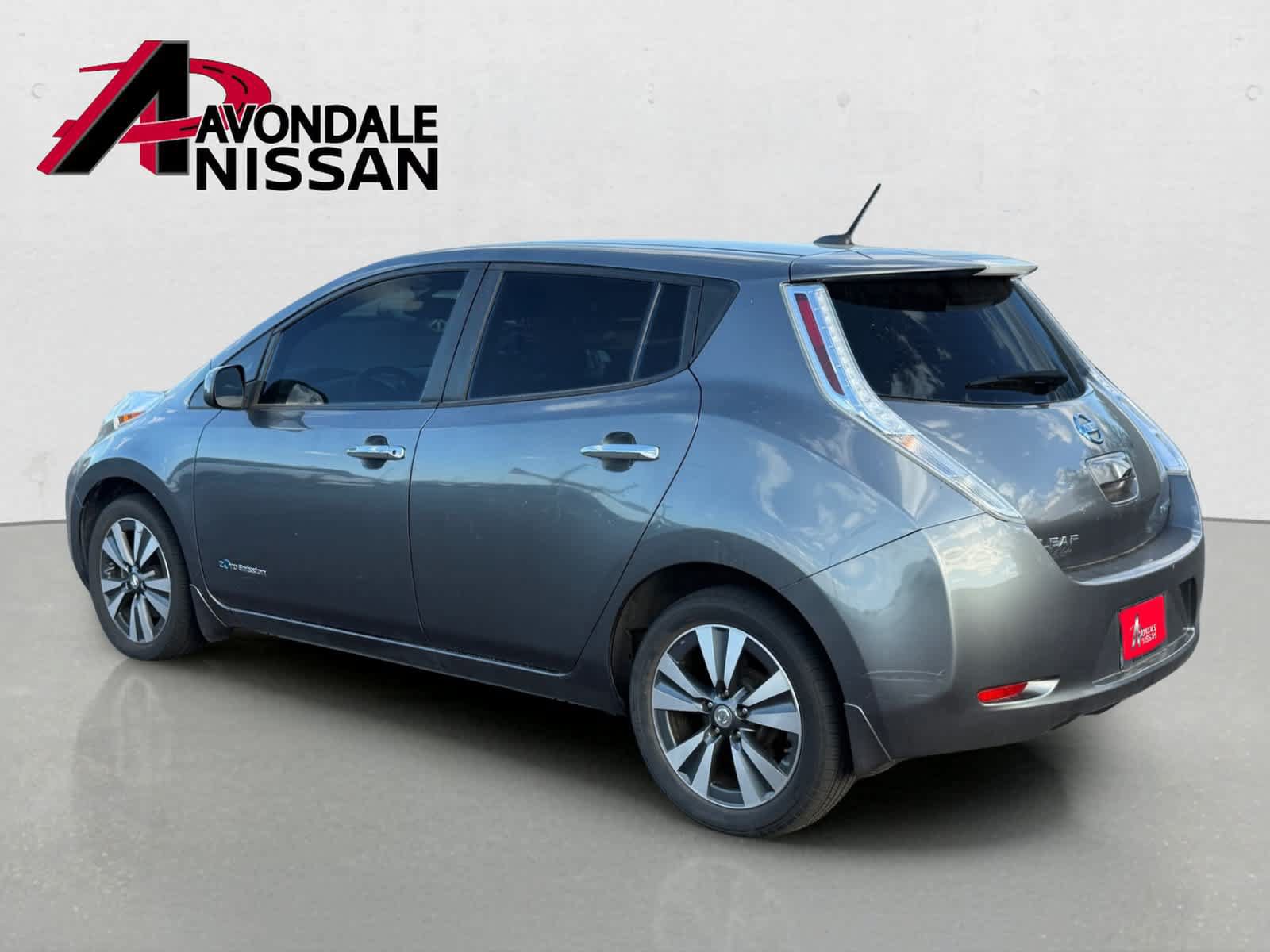 Used 2015 Nissan Leaf SL FWD image 3