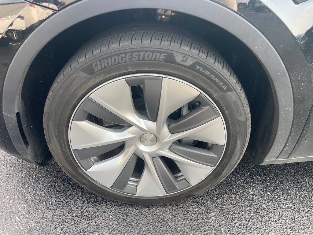 Used 2023 Tesla Model Y Long Range AWD/4WD image 9