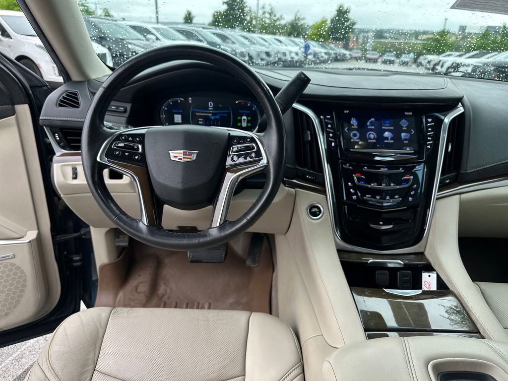 Used 2020 Cadillac Escalade ESV Luxury RWD image 31