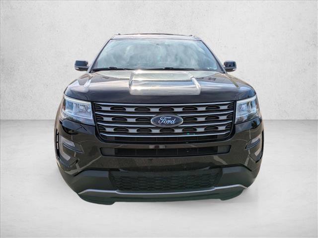 Used 2017 Ford Explorer XLT w/ Equipment Group 202A FWD image 2