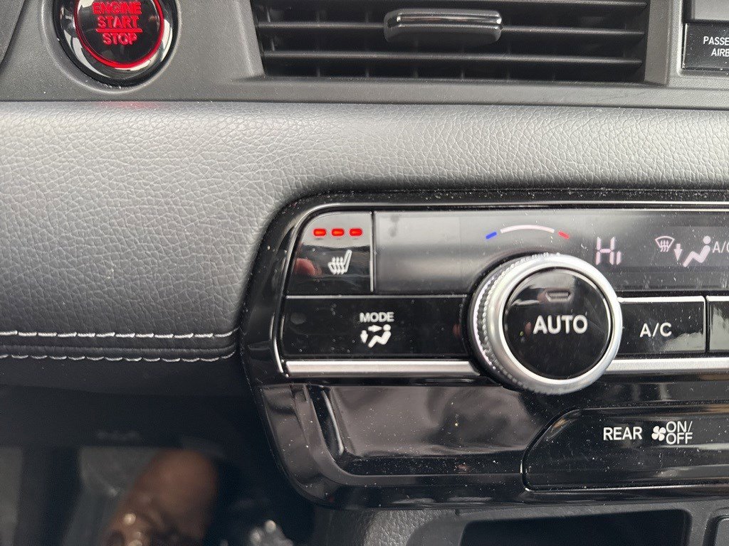 Certified 2025 Honda Pilot Touring image 18