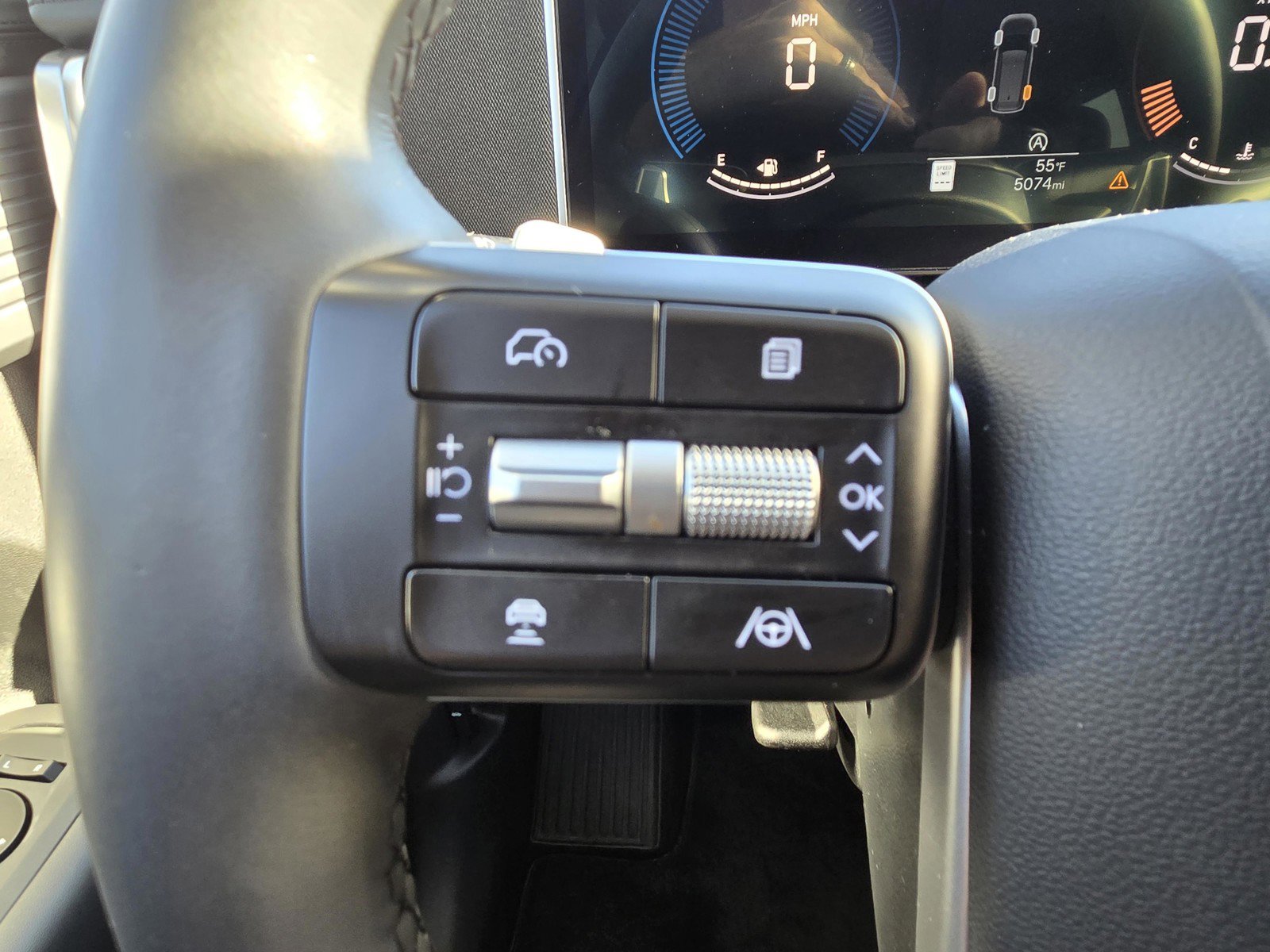 Certified 2025 Hyundai Santa Fe SE image 21