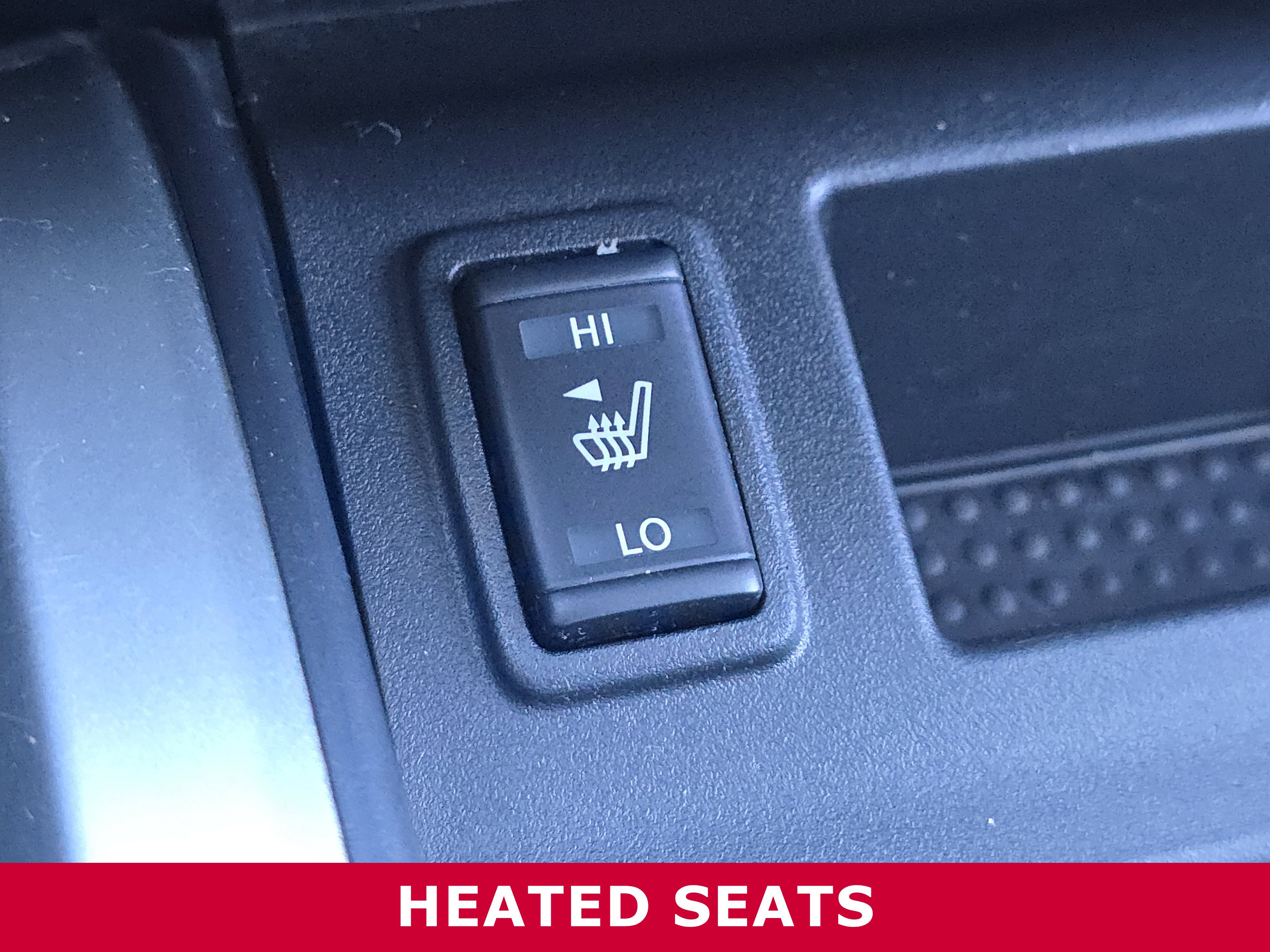 Used 2017 Nissan Titan SV image 23