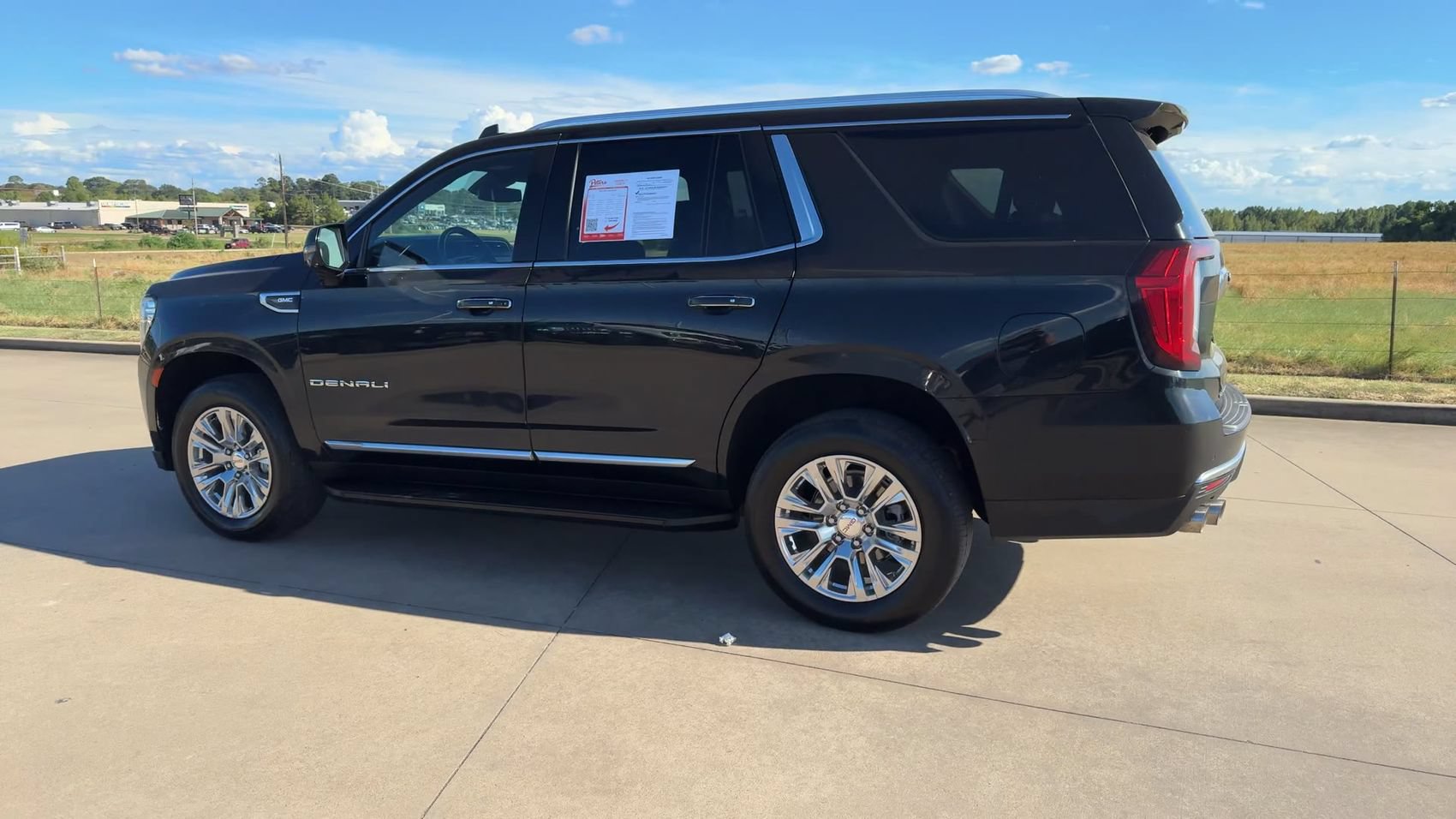 Used 2024 GMC Yukon Denali AWD/4WD image 5