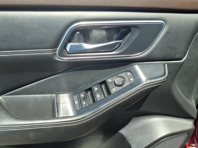 Used 2021 Nissan Rogue SV w/ Premium Package AWD/4WD image 25