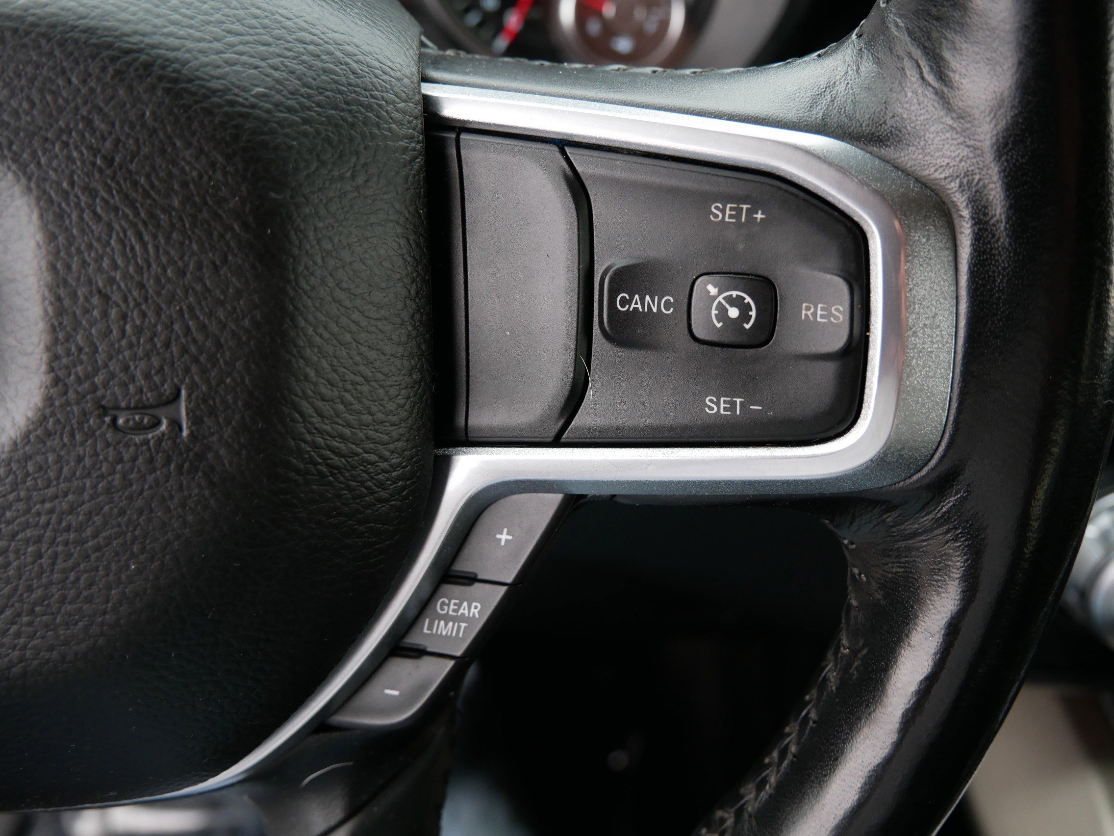 Used 2020 RAM 1500 Laramie image 29