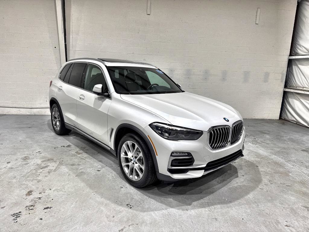 Used 2020 BMW X5 xDrive40i w/ Premium Package AWD/4WD image 2