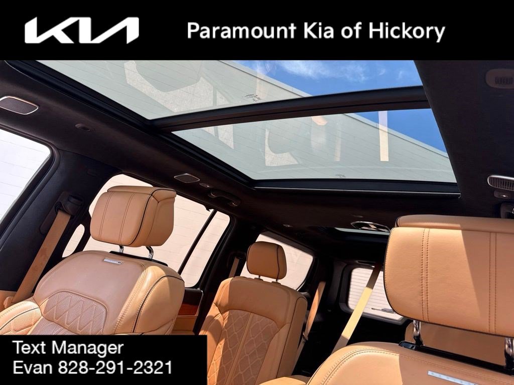 Used 2022 Jeep Grand Wagoneer Series III AWD/4WD image 40