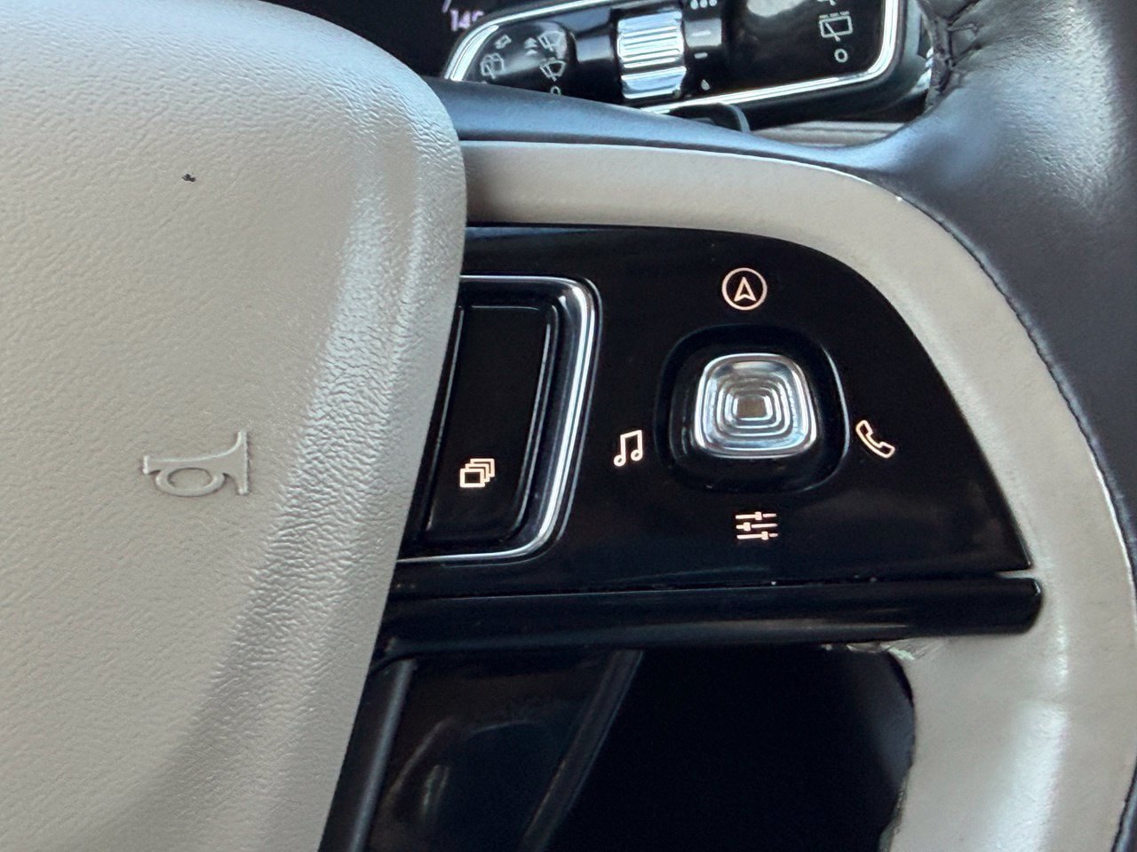 Used 2020 Lincoln Corsair FWD image 19