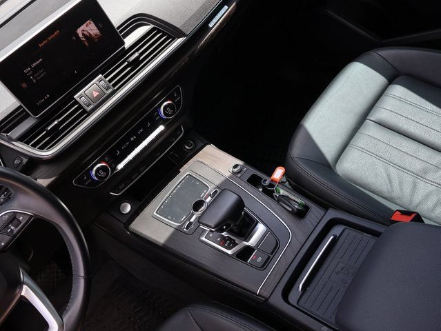 Used 2020 Audi Q5 2.0T Premium Plus w/ Premium Plus Package AWD/4WD image 22