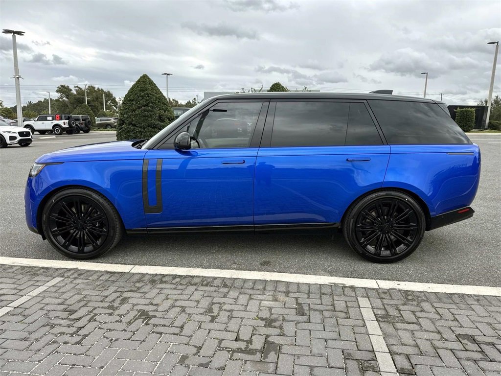 New 2026 Land Rover Range Rover Long Wheelbase SE image 2