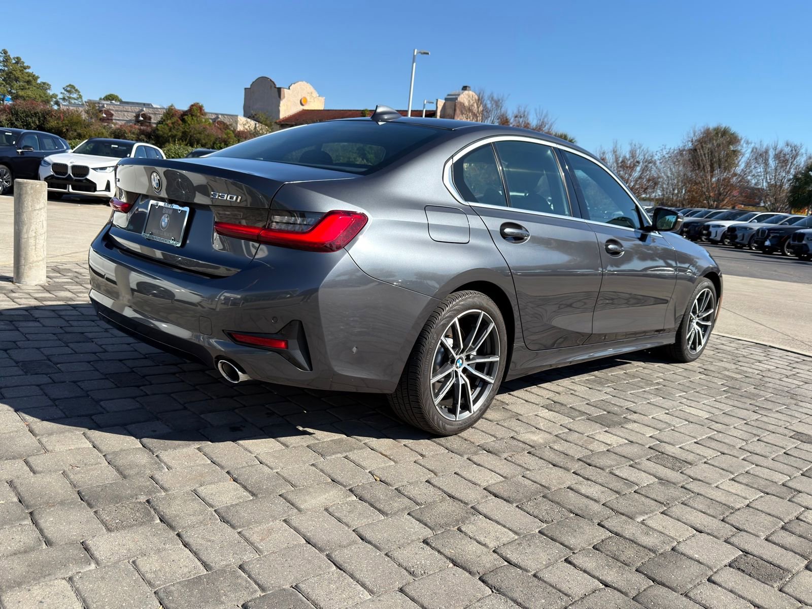 Used 2021 BMW 330i xDrive Sedan w/ Convenience Package image 9