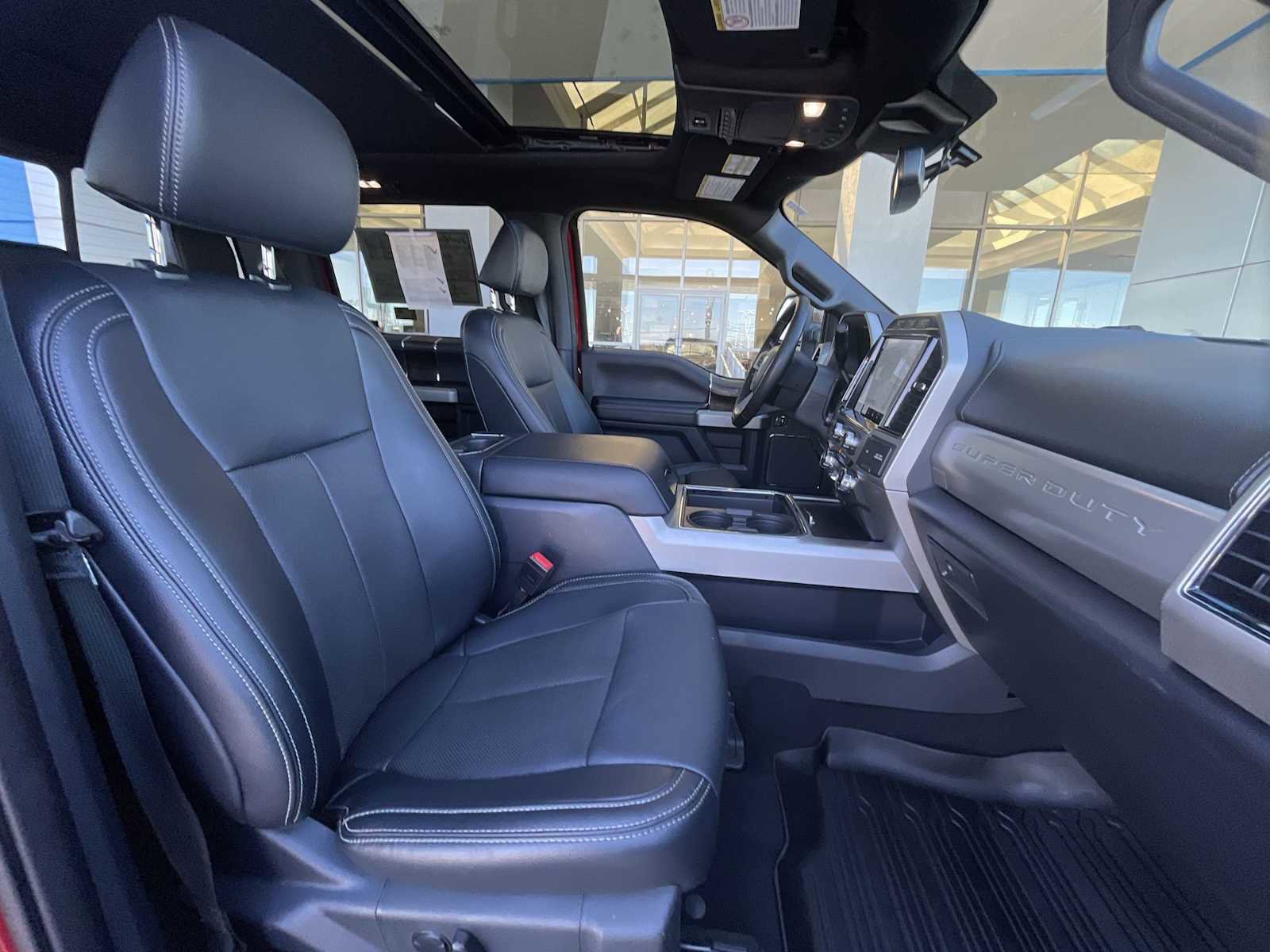 Used 2022 Ford F250 Lariat w/ Black Appearance Package image 29