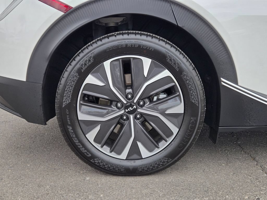 Used 2024 Kia EV6 Light RWD image 11