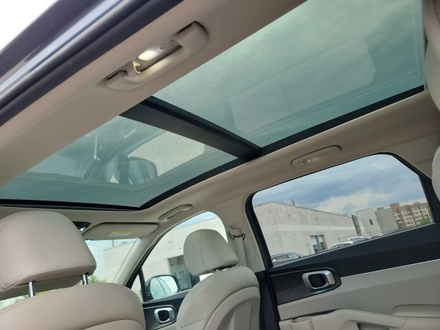 Used 2022 Kia Sorento S w/ Panoramic Sunroof Package FWD image 9