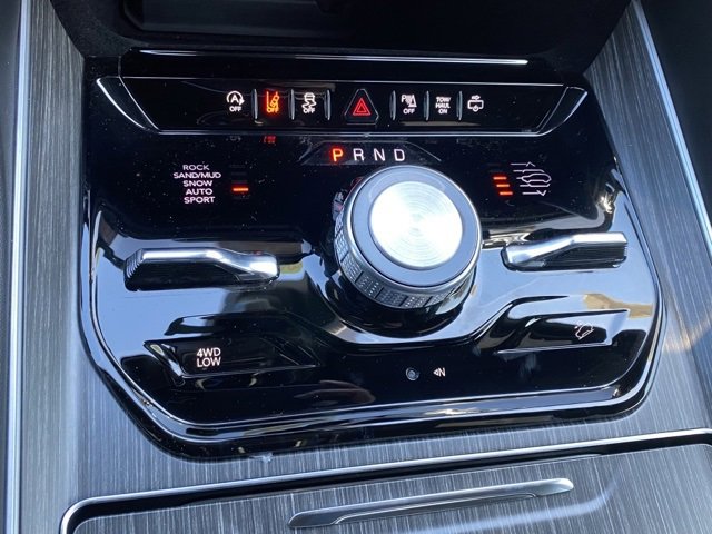 New 2023 Jeep Wagoneer Series III w/ Preferred Equipment Group image 24