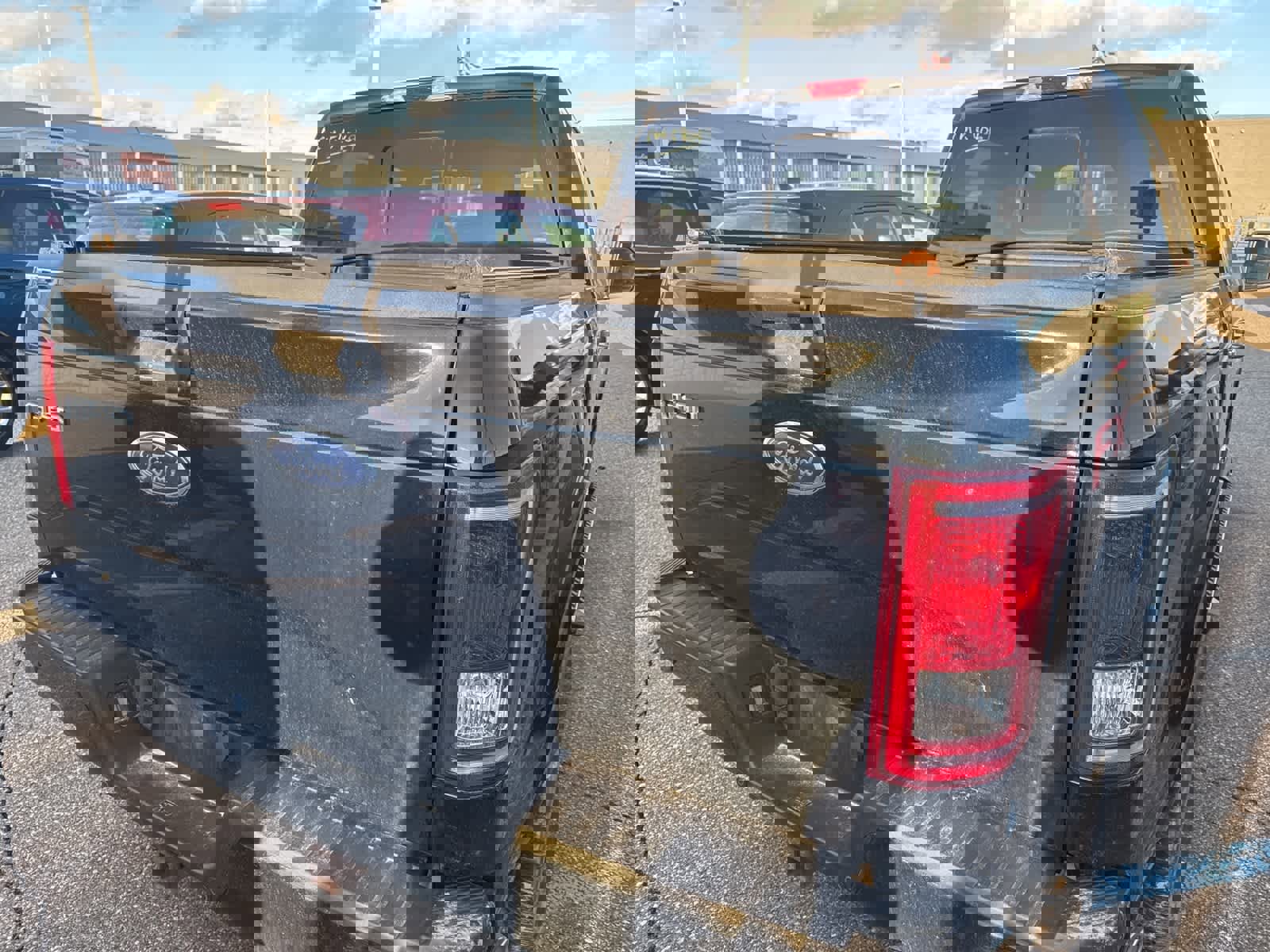 Used 2017 Ford F150 XLT w/ Equipment Group 302A Luxury image 10