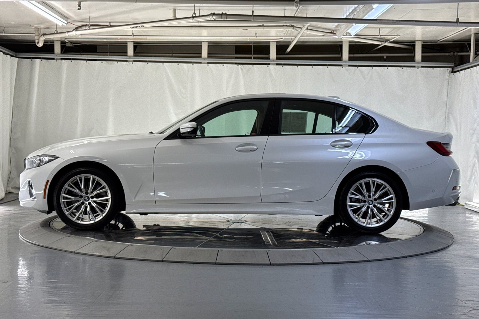 Used 2023 BMW 330i Sedan w/ Parking Assistance Package RWD image 2