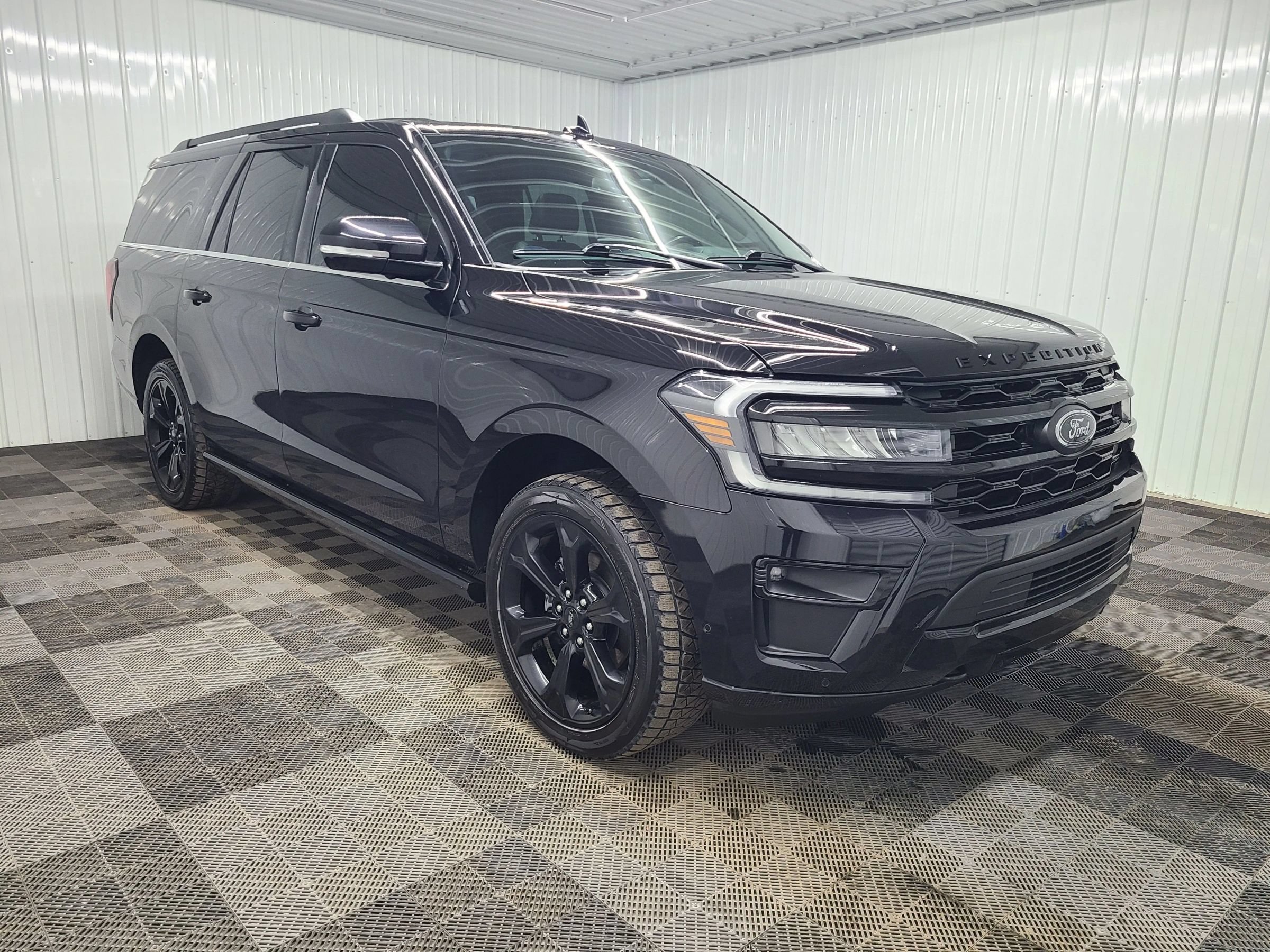 Used 2022 Ford Expedition Max Limited AWD/4WD image 4