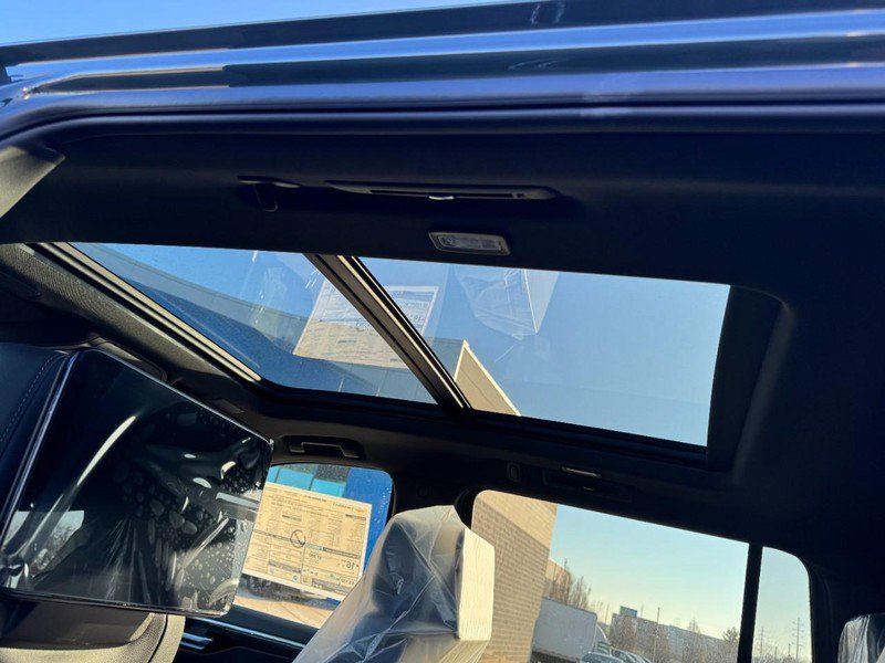 New 2026 Chevrolet Suburban Z71 w/ Z71 Off-Road Package image 33