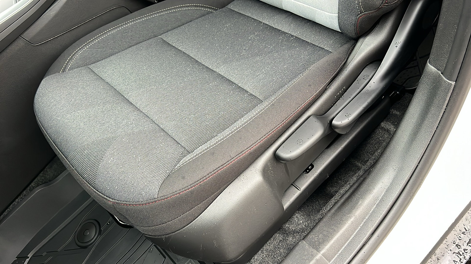 New 2026 Chevrolet Trax RS w/ Sunroof Package FWD image 16