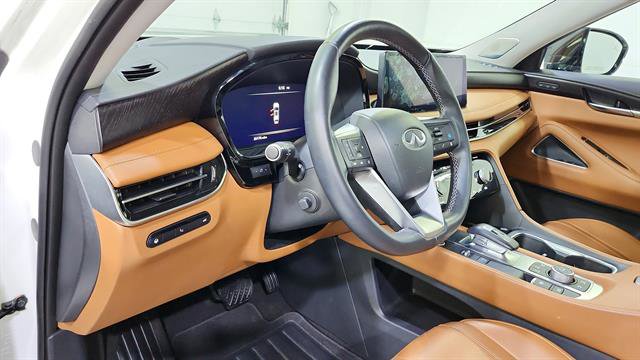 Used 2023 INFINITI QX60 Sensory w/ Vision Package AWD/4WD image 10