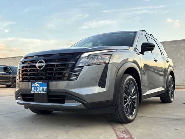 Used 2026 Nissan Pathfinder SL w/ SL Premium Package FWD image 11