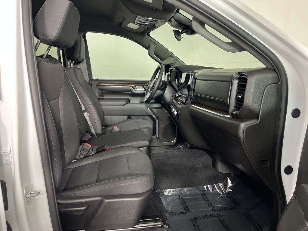 Used 2024 GMC Sierra 1500 SLE w/ X31 Off-Road Package image 17