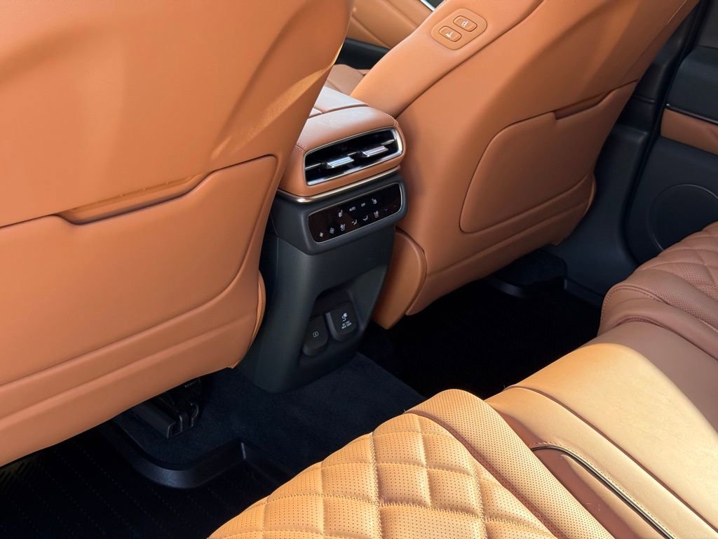 Used 2025 Genesis GV80 3.5T Prestige image 33
