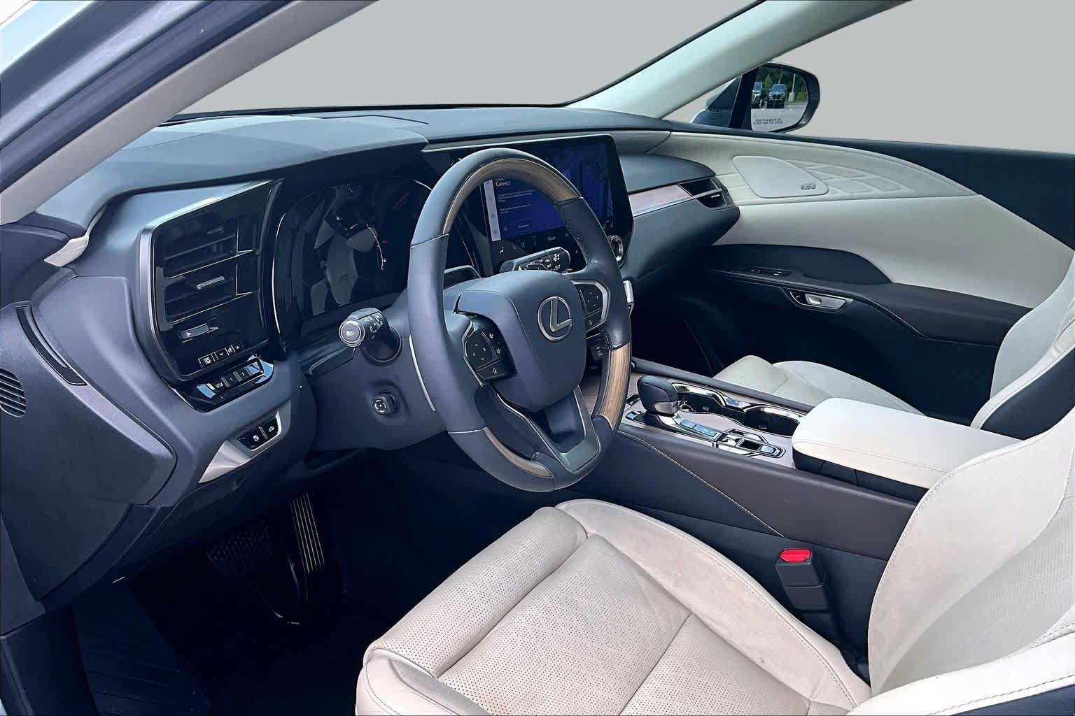 Used 2023 Lexus RX 350 FWD w/ Accessory Package (Z1) image 17