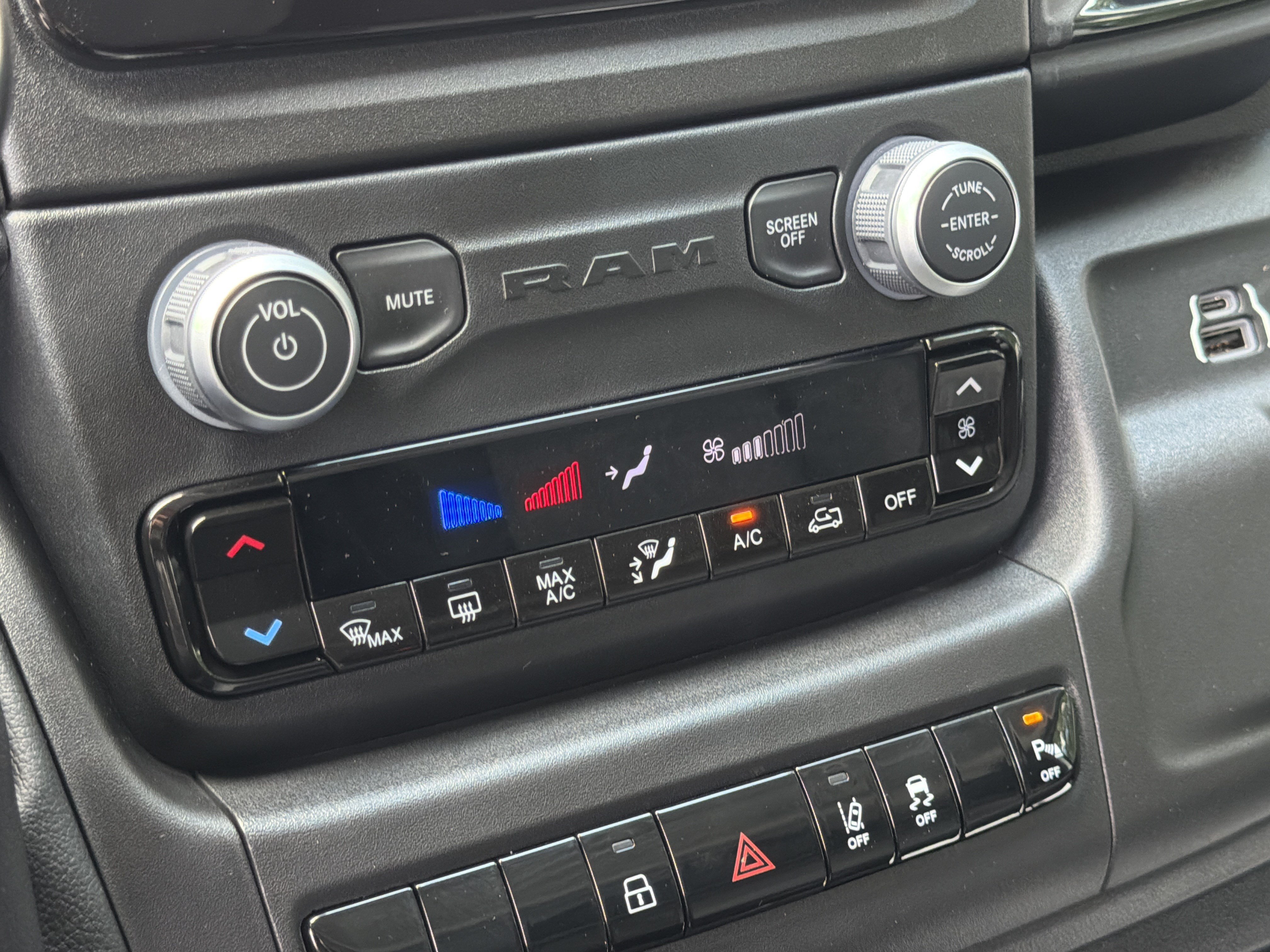 New 2026 RAM ProMaster 1500 w/ Safety Group FWD image 31